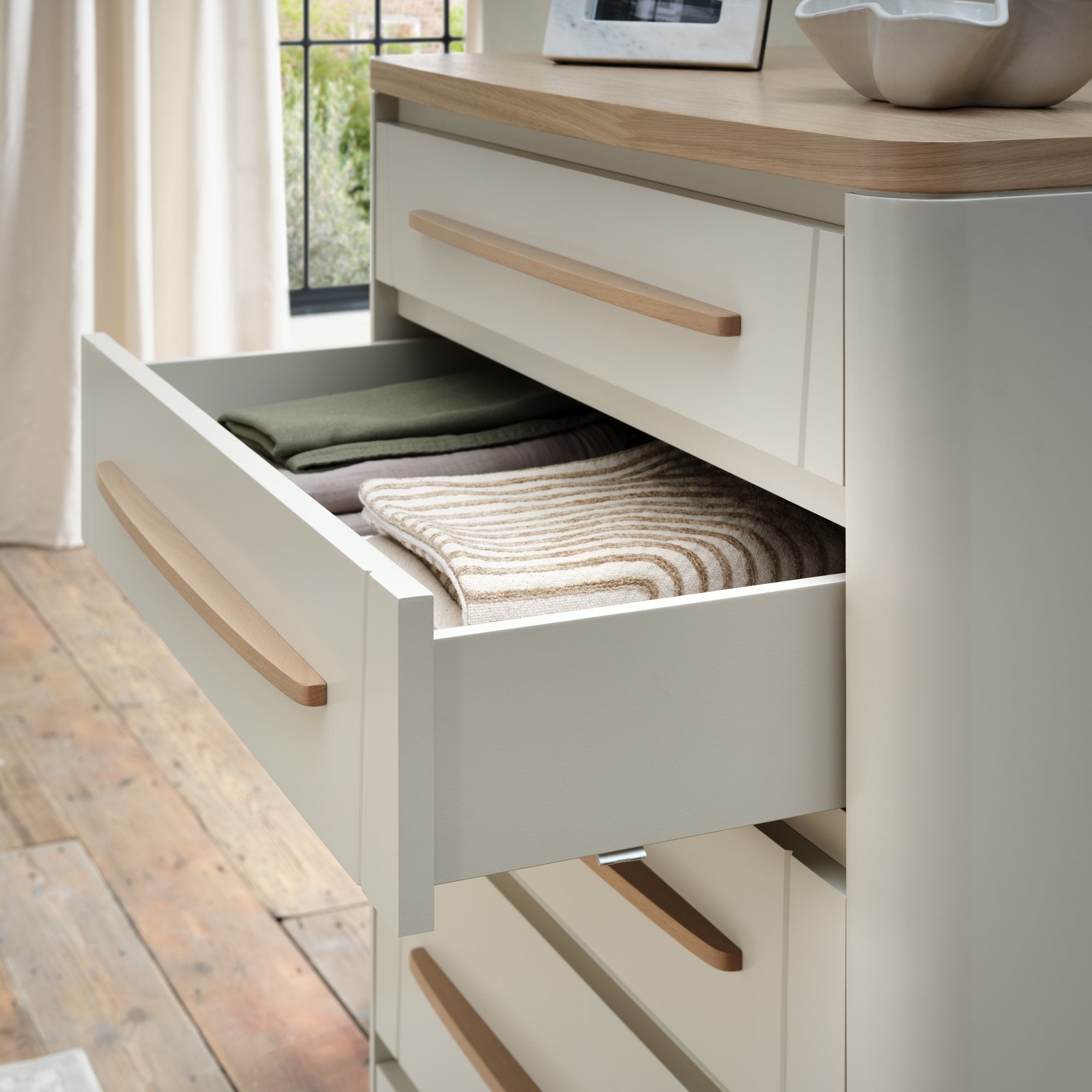 Bentley Designs Larsen Scandi Oak & Soft Grey 5 Drawer Chest