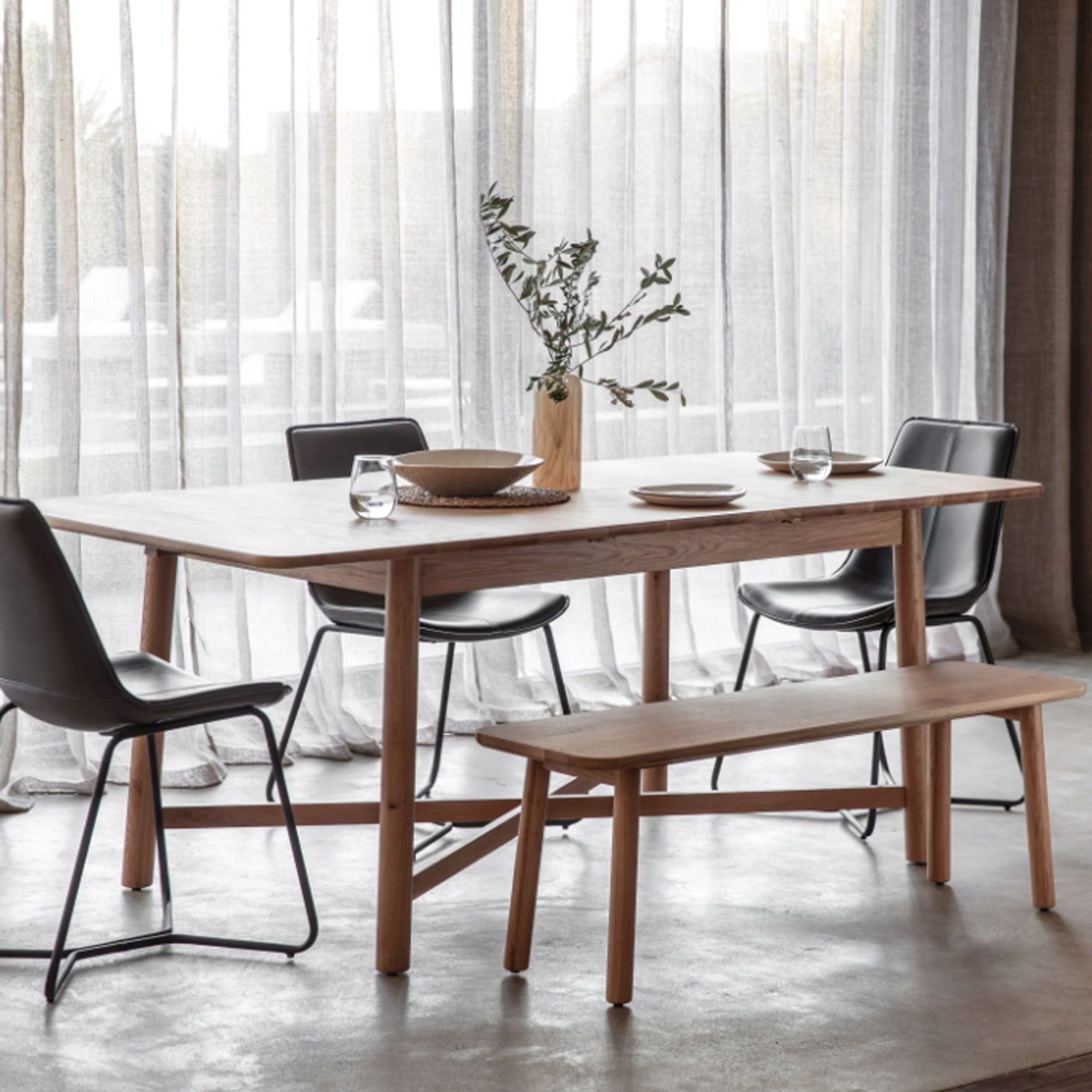 Gallery Kingham Oak 6-8 Seater Extending Dining Table
