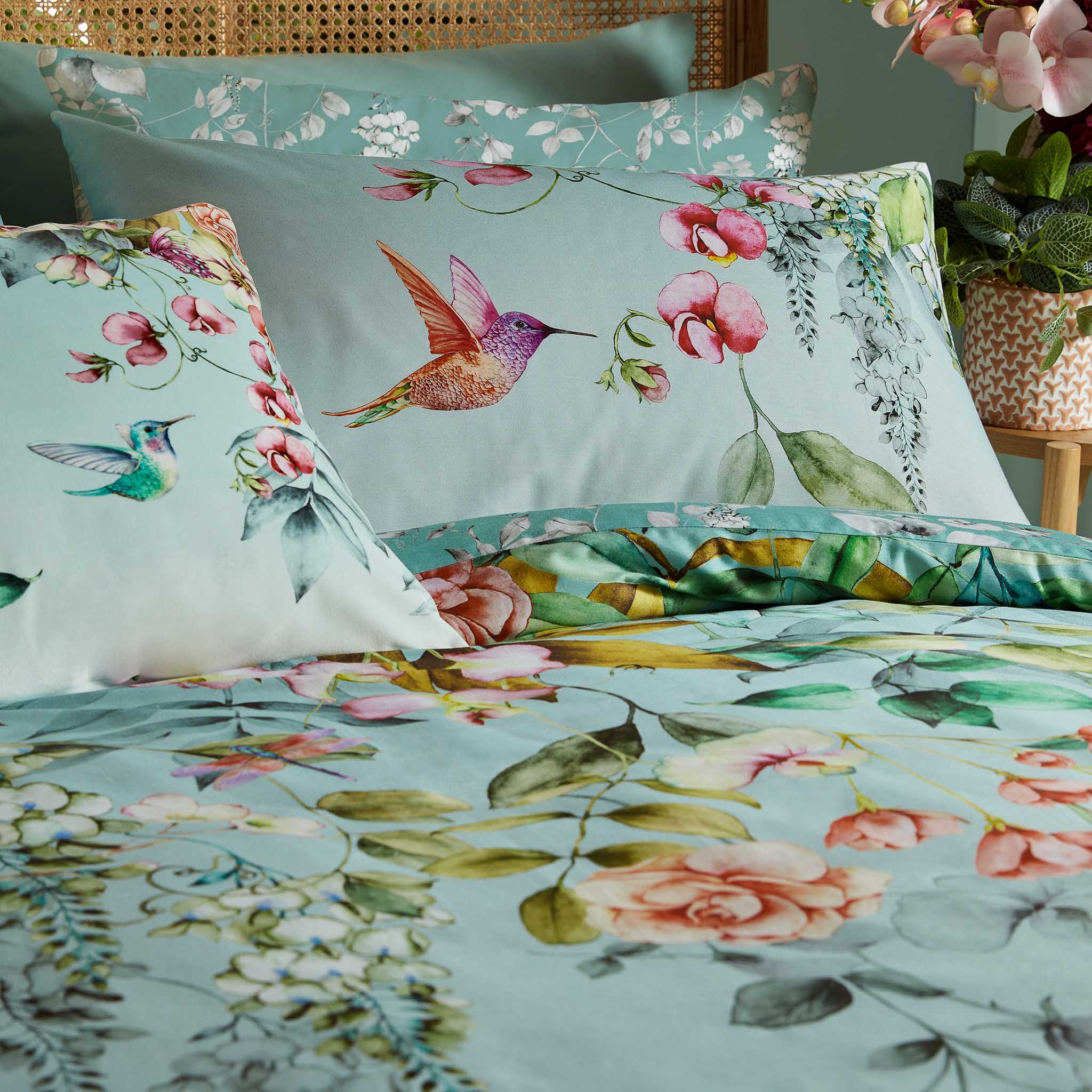 Graham & Brown Ethereal Flora Duvet Set
