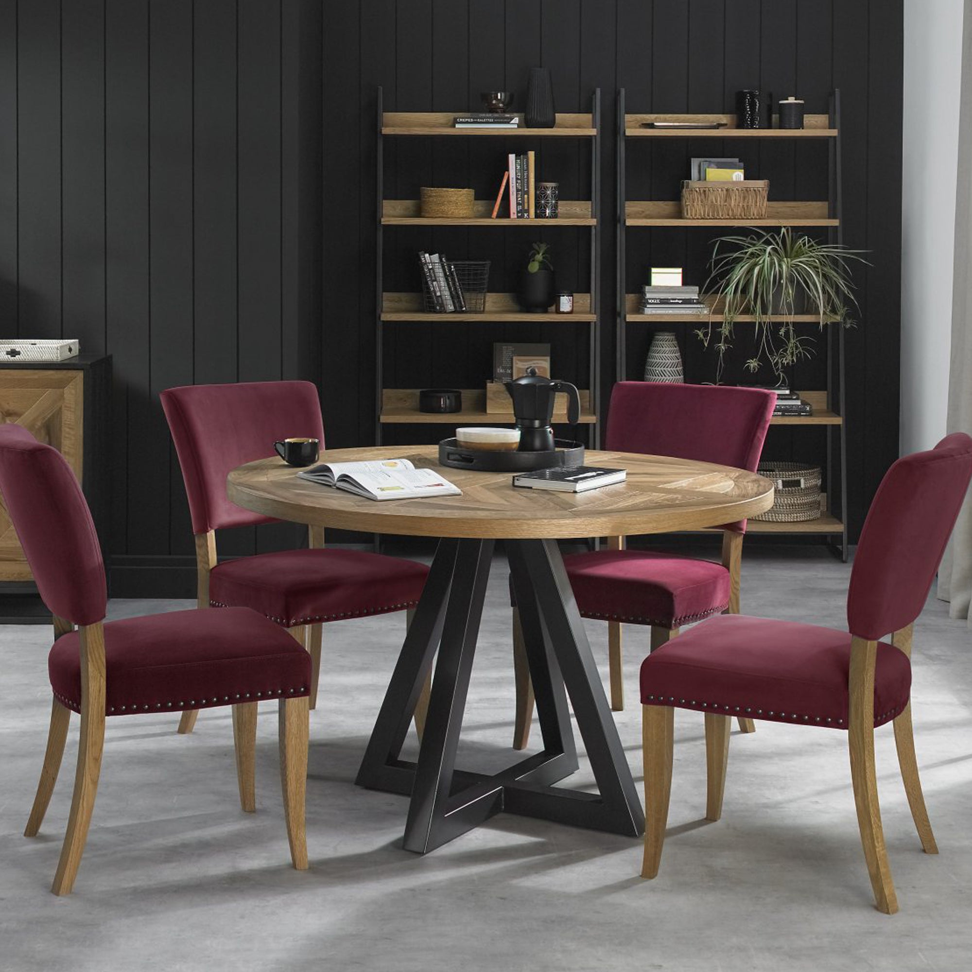 Bentley Designs Indus Rustic Oak Circular Dining Table & 4 Oak Chairs
